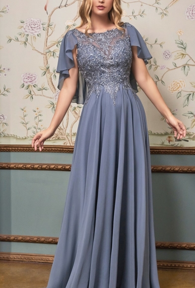 Formal dress - Picture 1 of 9